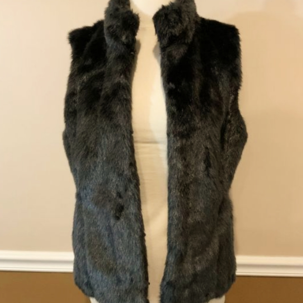 EUC BANANA REPUBLIC DARK GRAY / BLACK FAUX FUR VEST SZ L